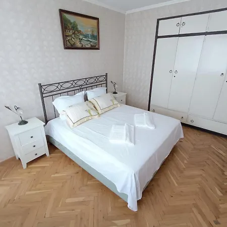 Regal Perfect Center Apartment
